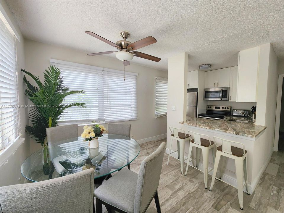 Recently Rented: $1,875 (2 beds, 1 baths, 800 Square Feet)