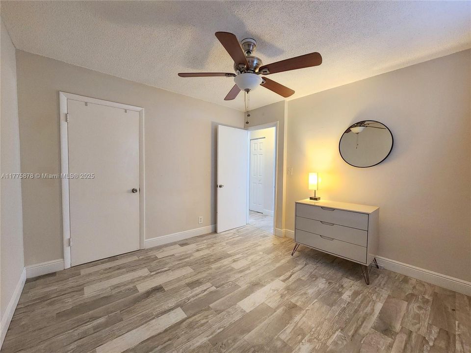 Recently Rented: $1,875 (2 beds, 1 baths, 800 Square Feet)