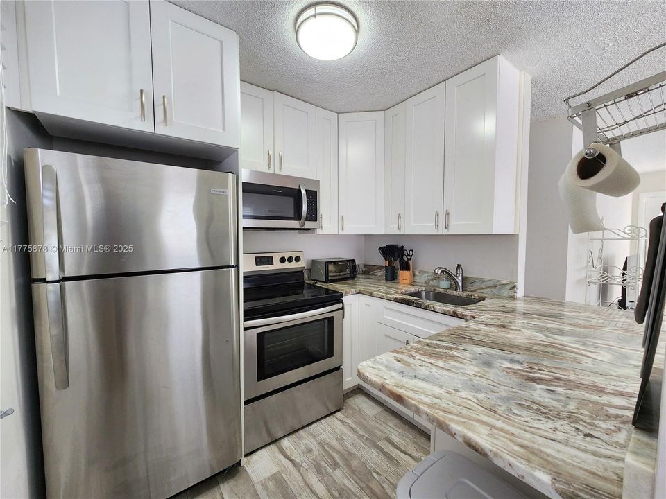 Recently Rented: $1,875 (2 beds, 1 baths, 800 Square Feet)