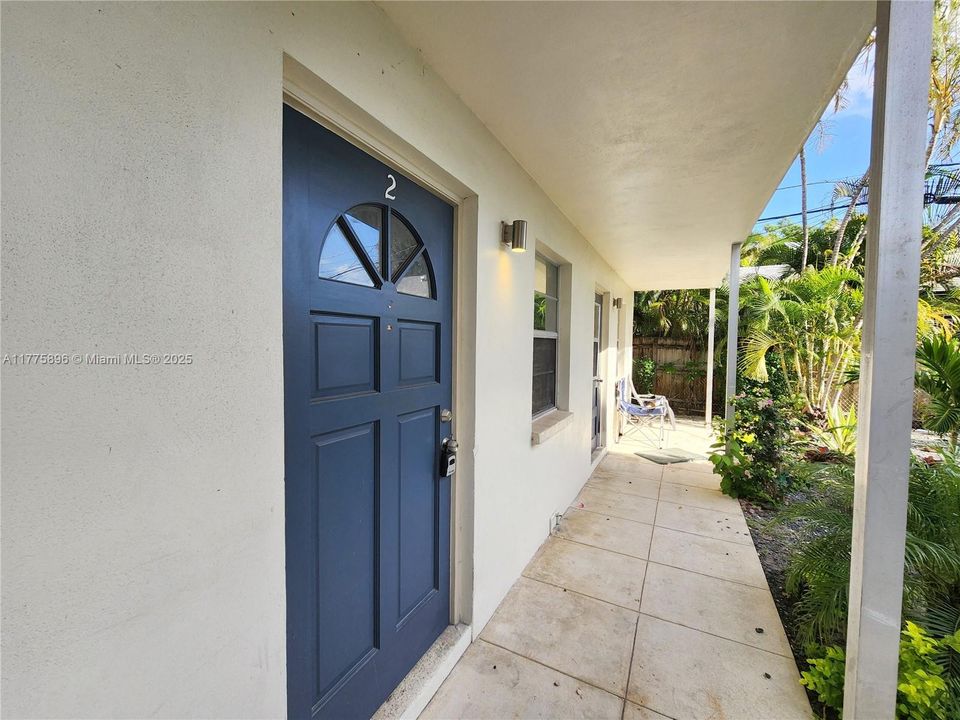 Recently Rented: $1,775 (2 beds, 1 baths, 800 Square Feet)