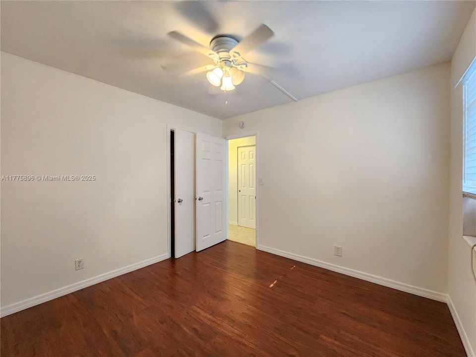 Recently Rented: $1,775 (2 beds, 1 baths, 800 Square Feet)