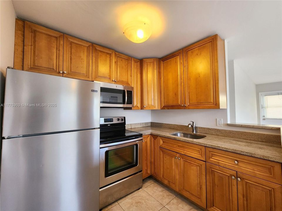 Recently Rented: $1,850 (2 beds, 1 baths, 800 Square Feet)