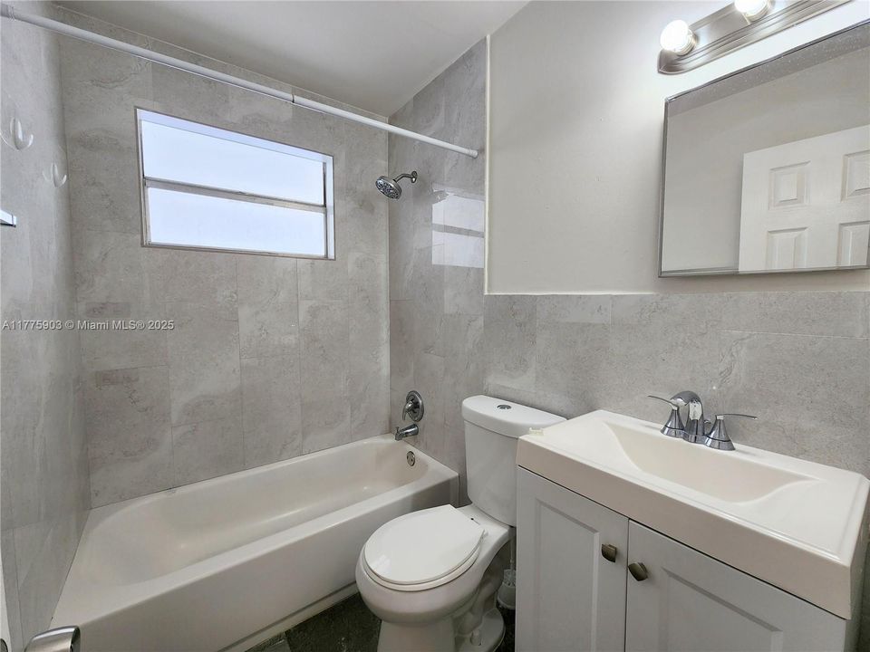 Recently Rented: $1,850 (2 beds, 1 baths, 800 Square Feet)