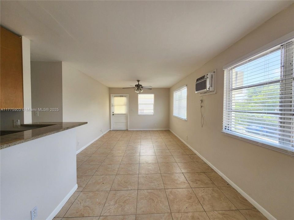 Recently Rented: $1,850 (2 beds, 1 baths, 800 Square Feet)