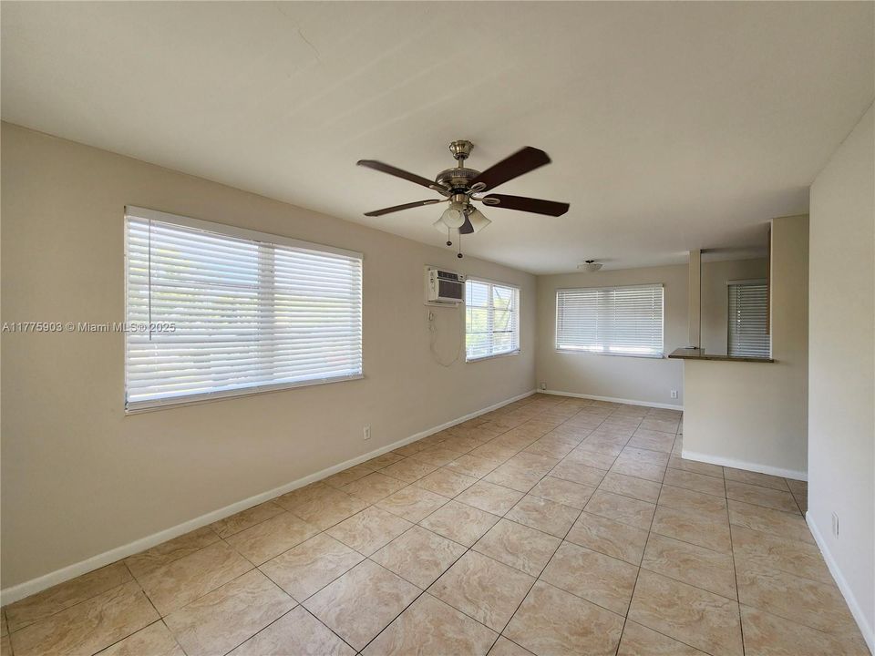 Recently Rented: $1,850 (2 beds, 1 baths, 800 Square Feet)