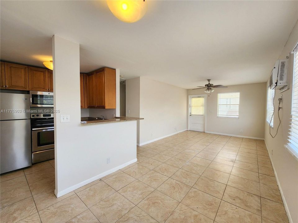 Recently Rented: $1,850 (2 beds, 1 baths, 800 Square Feet)