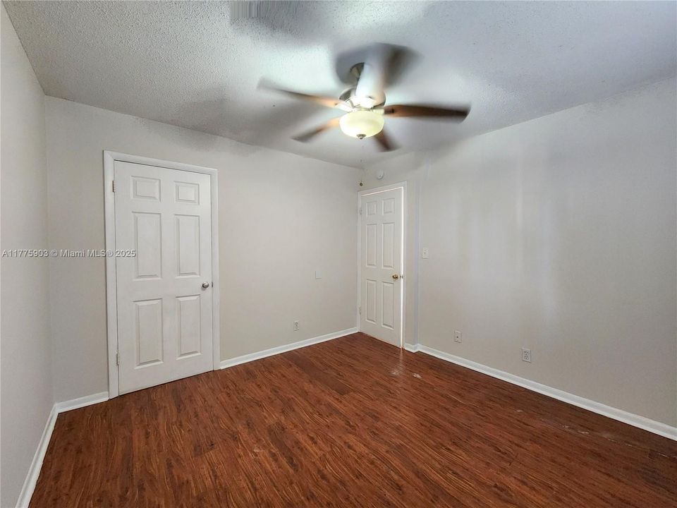 Recently Rented: $1,850 (2 beds, 1 baths, 800 Square Feet)