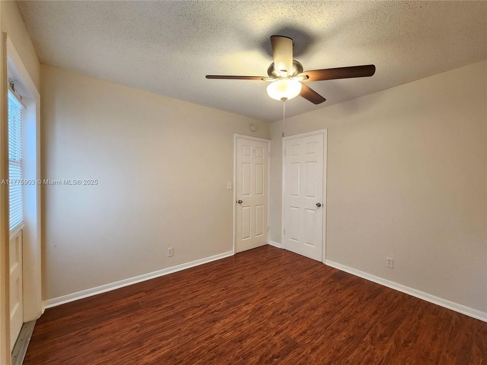Recently Rented: $1,850 (2 beds, 1 baths, 800 Square Feet)
