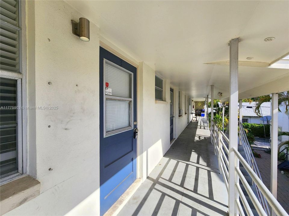 Recently Rented: $1,850 (2 beds, 1 baths, 800 Square Feet)