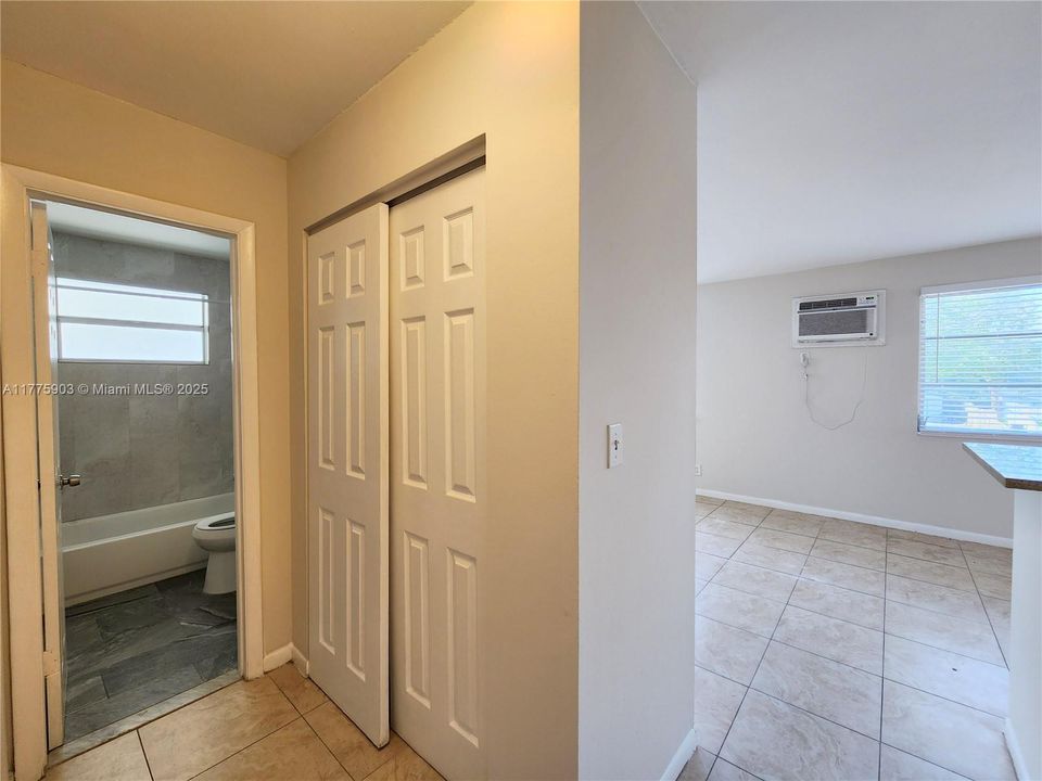 Recently Rented: $1,850 (2 beds, 1 baths, 800 Square Feet)