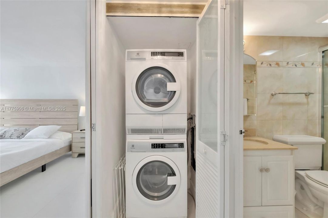 最近租的: $4,500 (2 贝兹, 2 浴室, 1121 平方英尺)