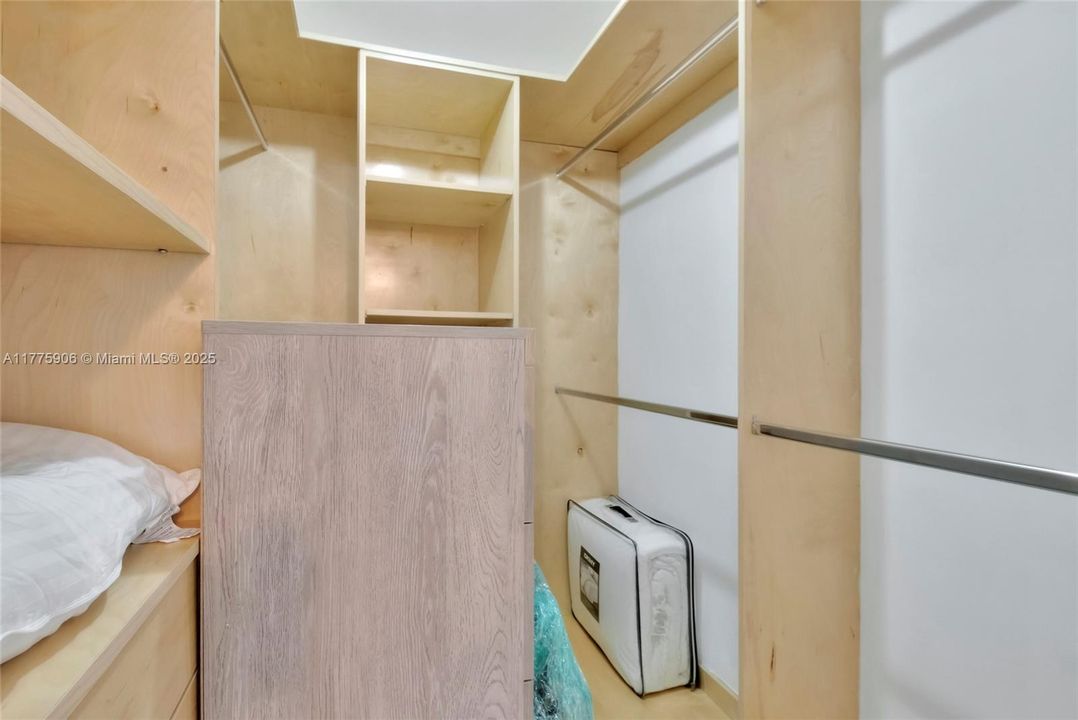 最近租的: $4,500 (2 贝兹, 2 浴室, 1121 平方英尺)