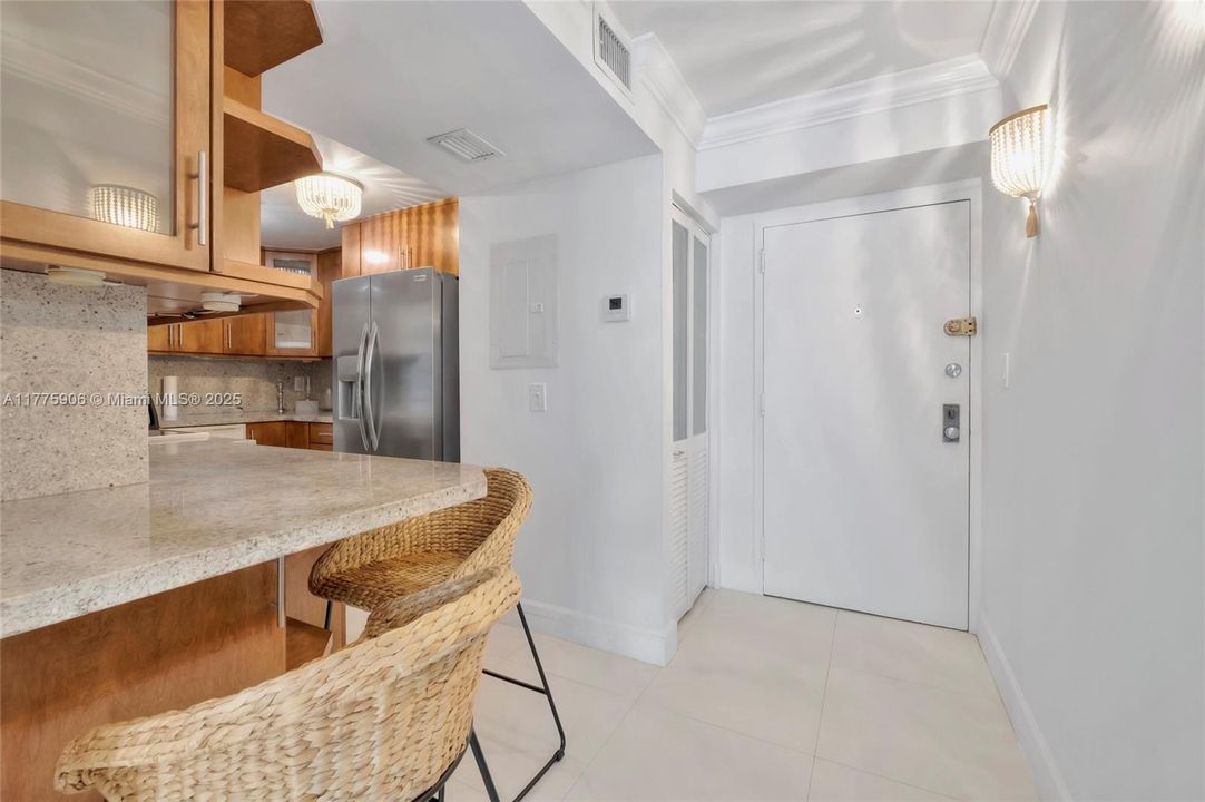 最近租的: $4,500 (2 贝兹, 2 浴室, 1121 平方英尺)