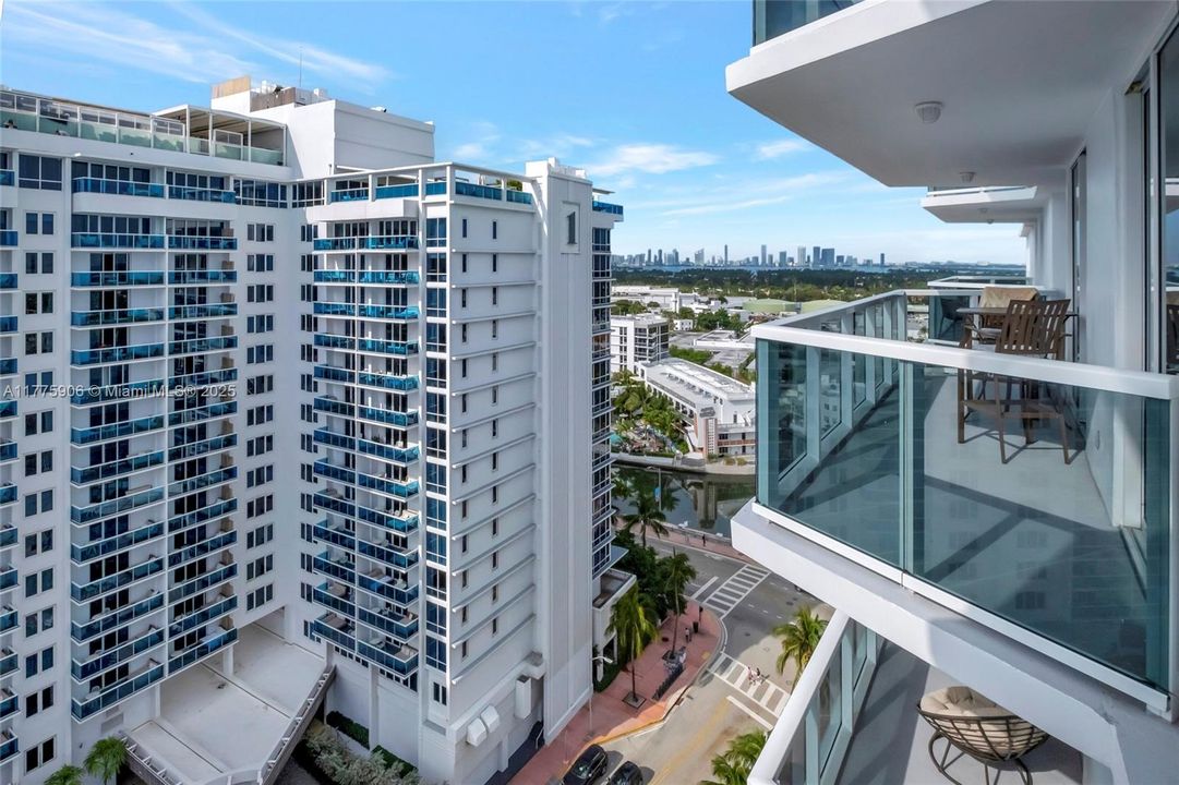 最近租的: $4,500 (2 贝兹, 2 浴室, 1121 平方英尺)