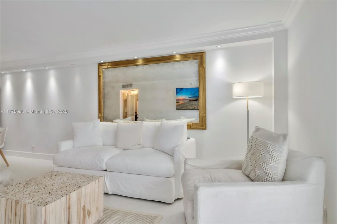 最近租的: $4,500 (2 贝兹, 2 浴室, 1121 平方英尺)