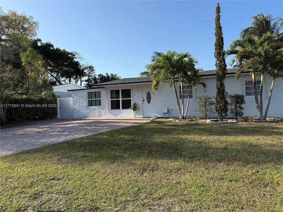 Vendido Recientemente: $515,000 (4 camas, 2 baños, 1225 Pies cuadrados)