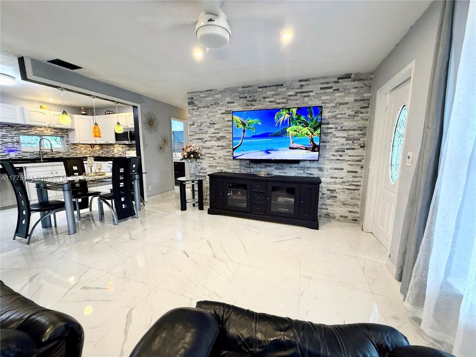 Vendido Recientemente: $515,000 (4 camas, 2 baños, 1225 Pies cuadrados)