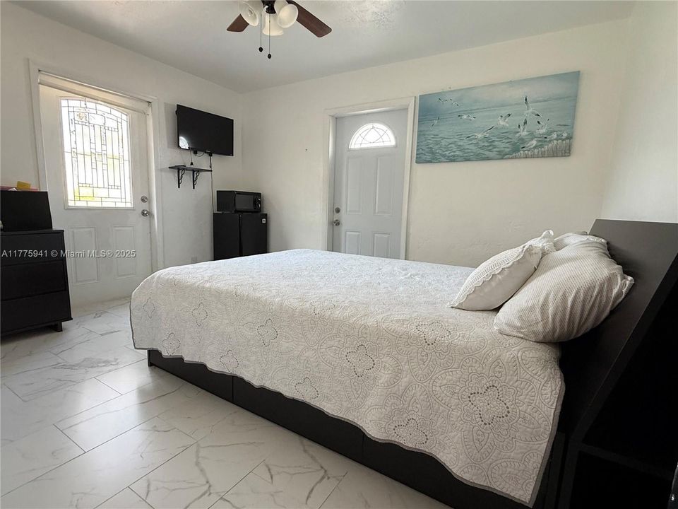 Vendido Recientemente: $515,000 (4 camas, 2 baños, 1225 Pies cuadrados)