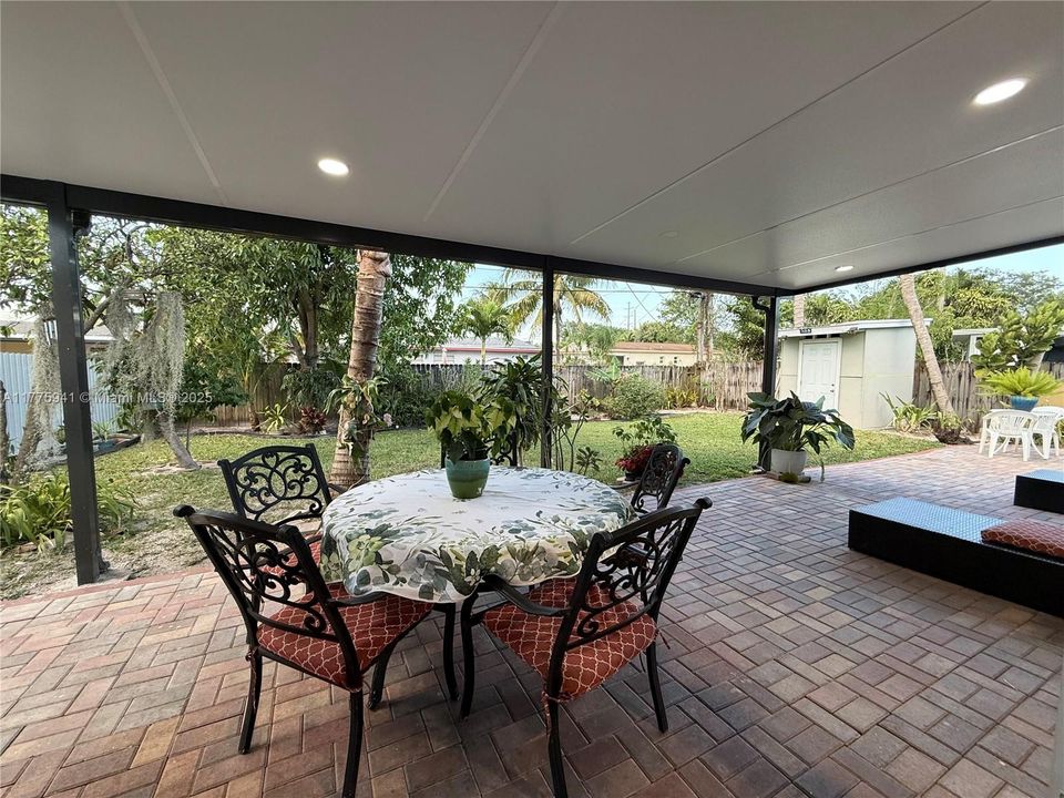 Vendido Recientemente: $515,000 (4 camas, 2 baños, 1225 Pies cuadrados)