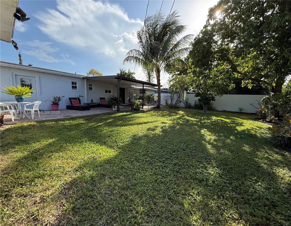 Vendido Recientemente: $515,000 (4 camas, 2 baños, 1225 Pies cuadrados)