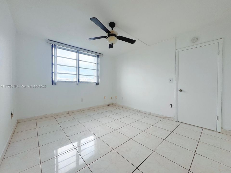 待售: $145,000 (1 贝兹, 1 浴室, 768 平方英尺)