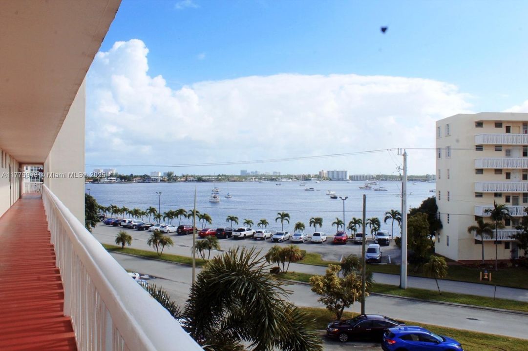 待售: $145,000 (1 贝兹, 1 浴室, 768 平方英尺)