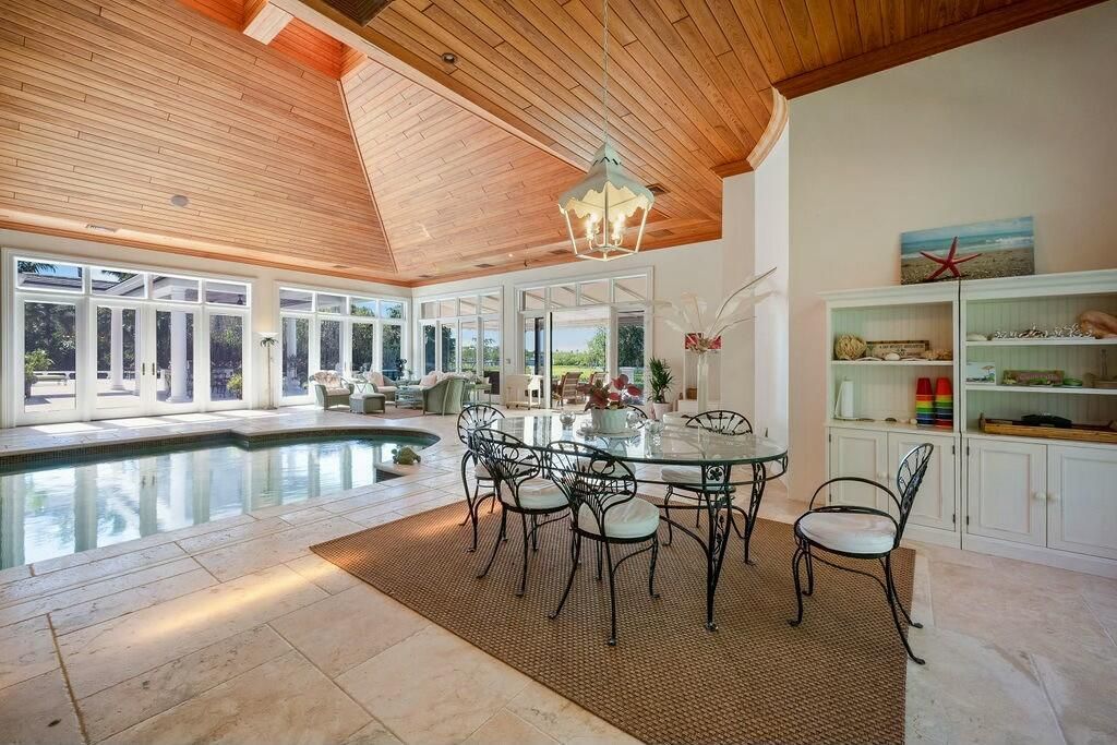 Pool Dining Area