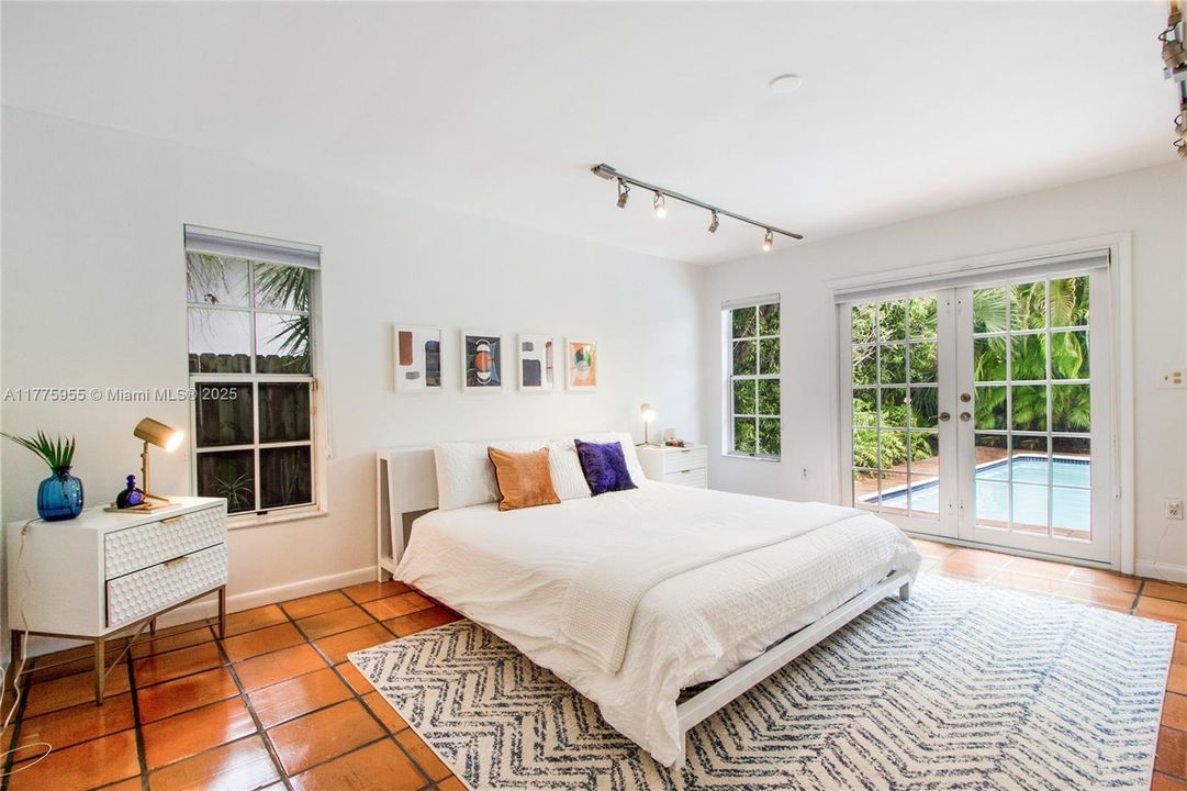 Recently Rented: $9,500 (4 beds, 2 baths, 2087 Square Feet)