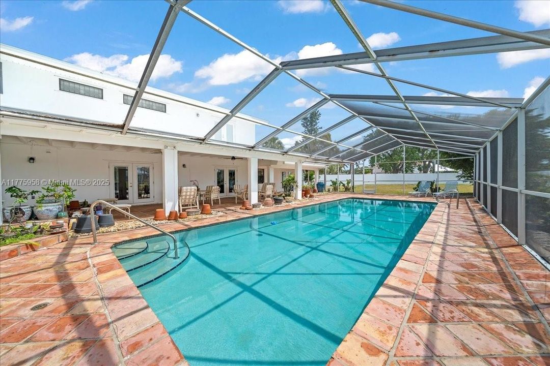 待售: $1,900,000 (6 贝兹, 4 浴室, 0 平方英尺)