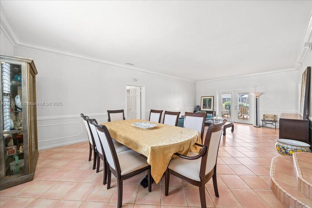 待售: $1,900,000 (6 贝兹, 4 浴室, 0 平方英尺)