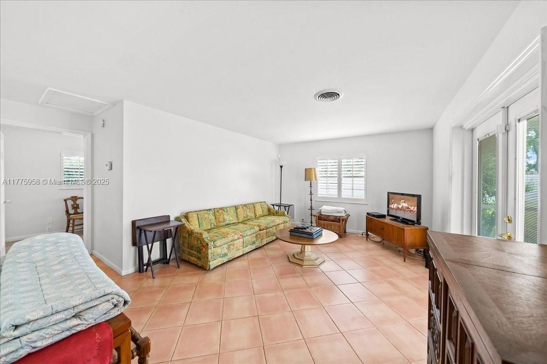 待售: $1,900,000 (6 贝兹, 4 浴室, 0 平方英尺)