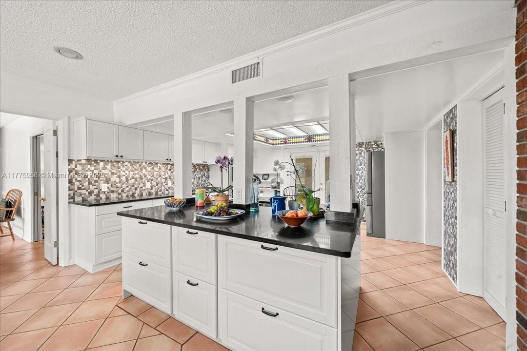 待售: $1,900,000 (6 贝兹, 4 浴室, 0 平方英尺)