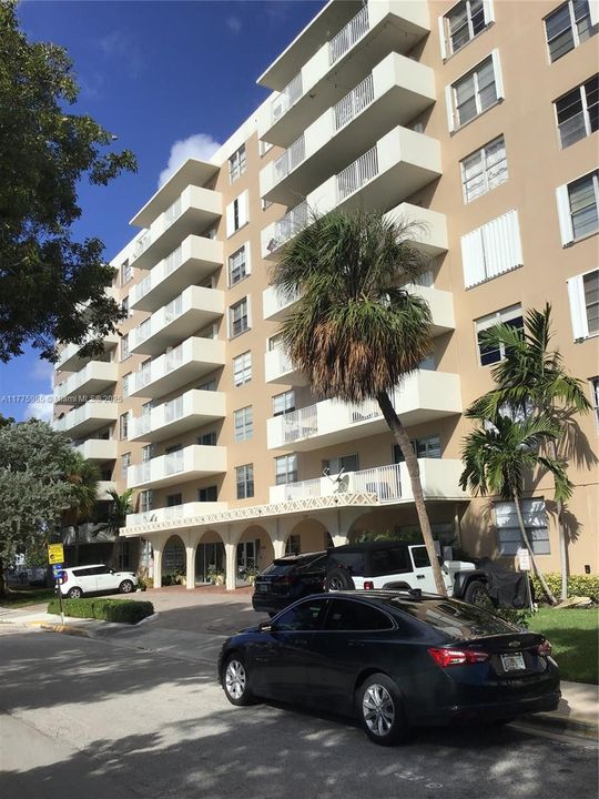 Recently Rented: $1,950 (1 beds, 1 baths, 817 Square Feet)