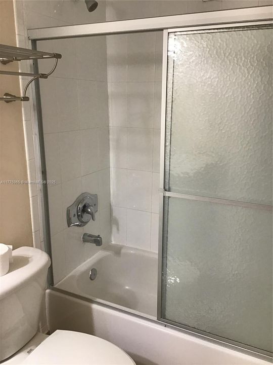 Recently Rented: $1,950 (1 beds, 1 baths, 817 Square Feet)