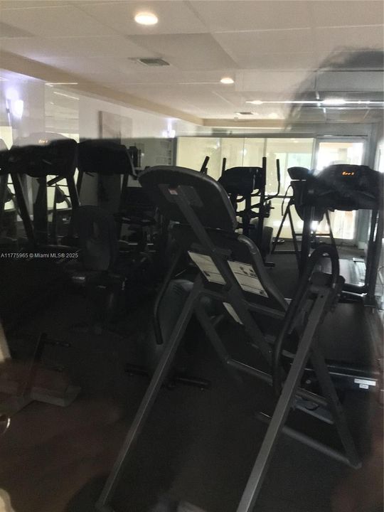 Recently Rented: $1,950 (1 beds, 1 baths, 817 Square Feet)