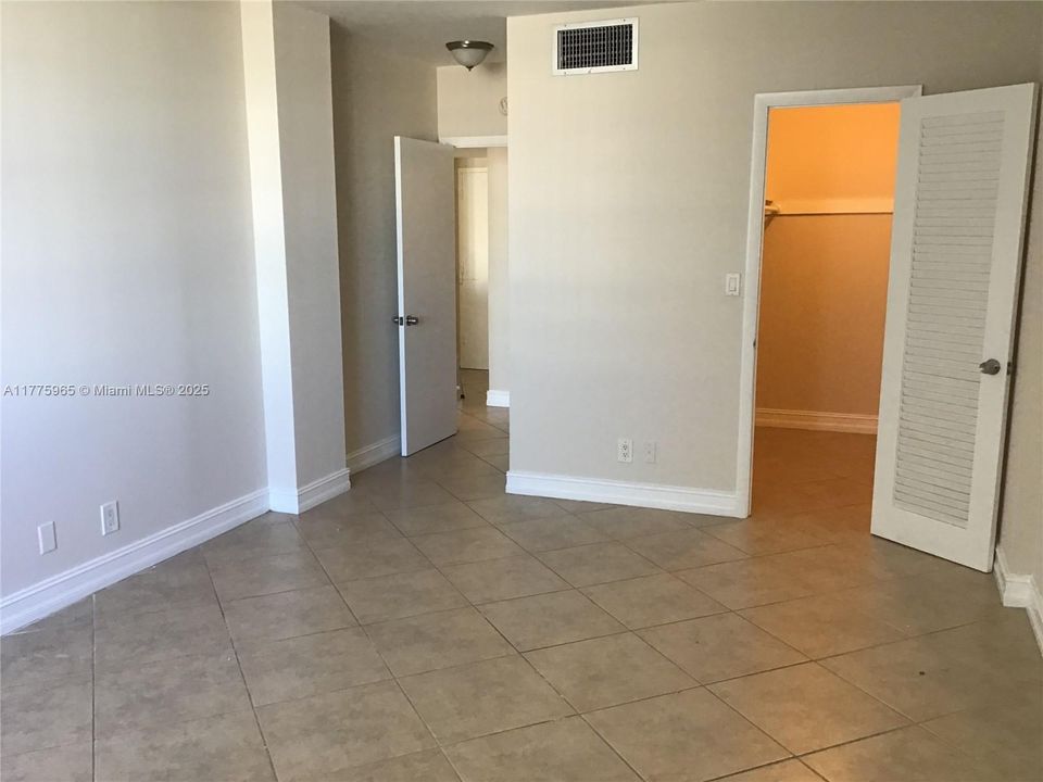 Recently Rented: $1,950 (1 beds, 1 baths, 817 Square Feet)