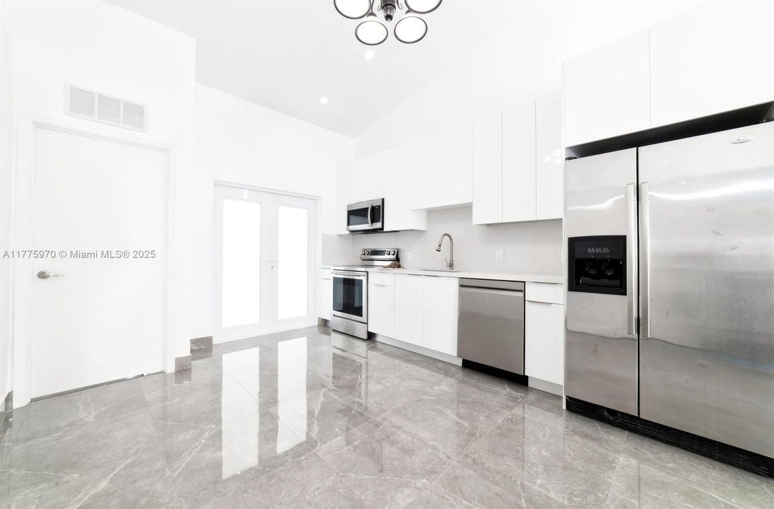 En Venta: $799,900 (6 camas, 4 baños, 2160 Pies cuadrados)