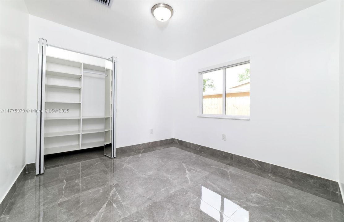 En Venta: $799,900 (6 camas, 4 baños, 2160 Pies cuadrados)