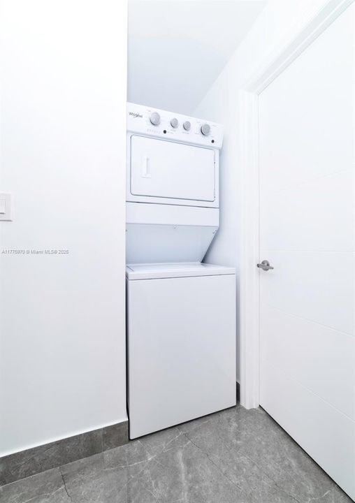 En Venta: $799,900 (6 camas, 4 baños, 2160 Pies cuadrados)