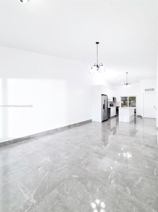 En Venta: $799,900 (6 camas, 4 baños, 2160 Pies cuadrados)