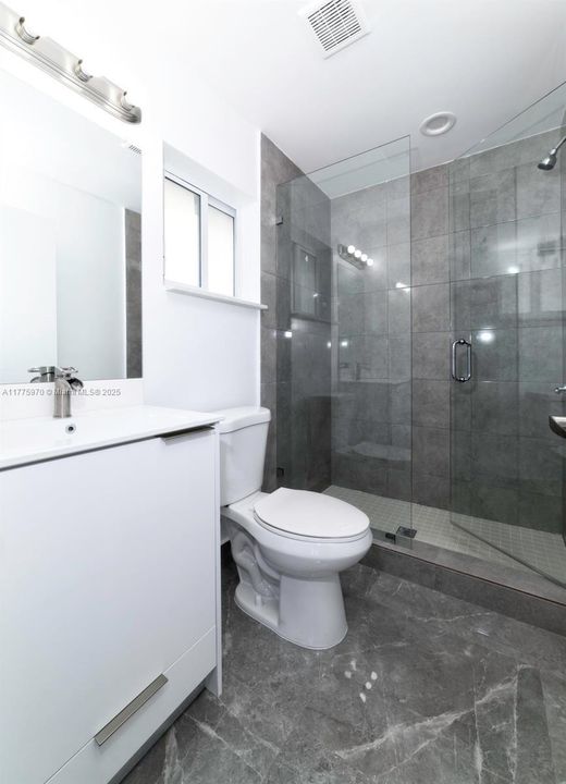 En Venta: $799,900 (6 camas, 4 baños, 2160 Pies cuadrados)