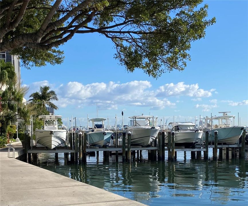 待售: $470,000 (1 贝兹, 1 浴室, 1005 平方英尺)