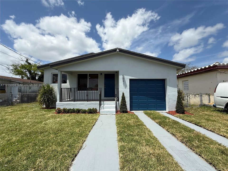 Недавно продано: $465,500 (3 спален, 2 ванн, 1266 Квадратных фут)