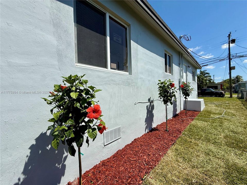 Недавно продано: $465,500 (3 спален, 2 ванн, 1266 Квадратных фут)