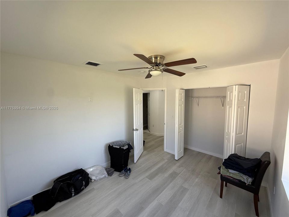 Недавно продано: $465,500 (3 спален, 2 ванн, 1266 Квадратных фут)