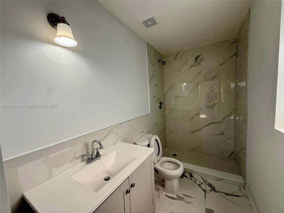 Недавно продано: $465,500 (3 спален, 2 ванн, 1266 Квадратных фут)