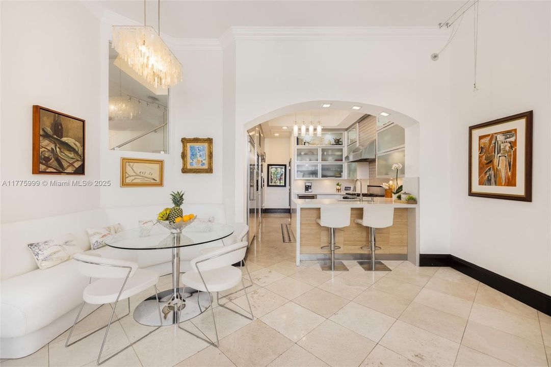 For Sale: $3,100,000 (5 beds, 6 baths, 3600 Square Feet)