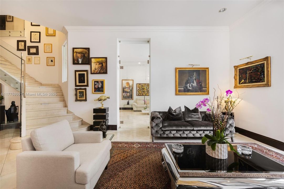 For Sale: $3,100,000 (5 beds, 6 baths, 3600 Square Feet)