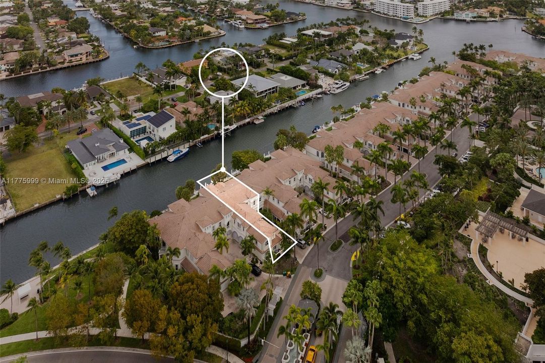 For Sale: $3,100,000 (5 beds, 6 baths, 3600 Square Feet)