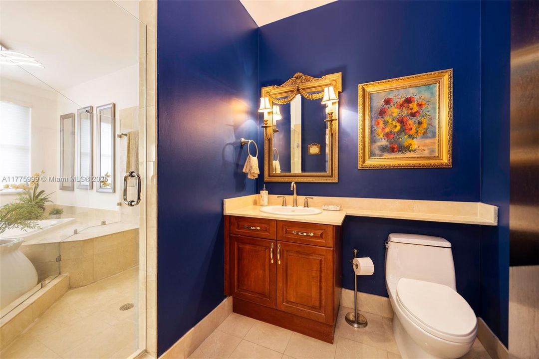 For Sale: $3,100,000 (5 beds, 6 baths, 3600 Square Feet)